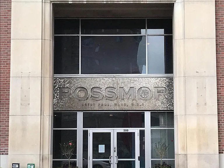 500 Robert St — Photo 2