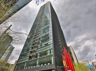 110 Charles St E #1704, Toronto, ON M4Y1T5