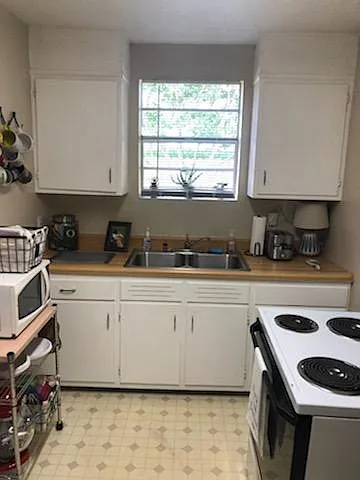 905 Fatherland St - 905 C — Photo 2