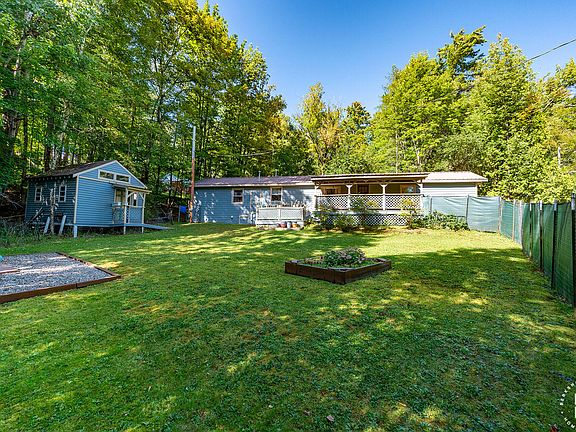 3rd image of 43 Sunset Rd