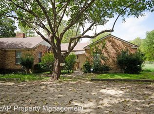1607 S Hampton Rd, Glenn Heights, TX 75154