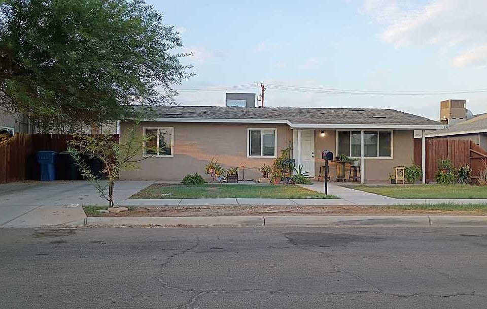1st image of 257 W Holt Ave