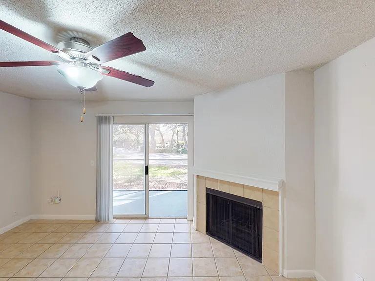 Altamira Place Apartment Homes — Photo 120
