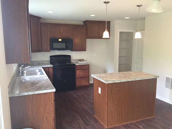 4th image of 4002 Snowcreek Dr