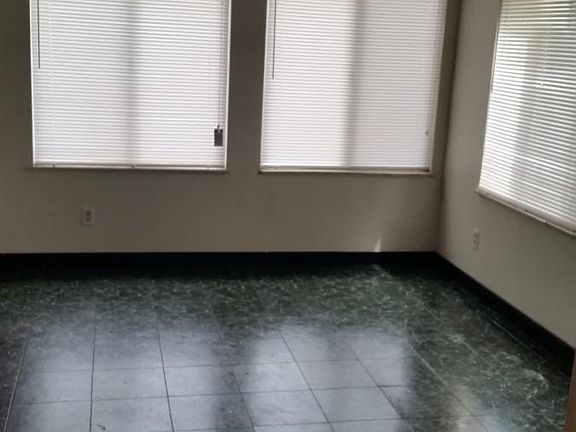 Kitchen Dine in area