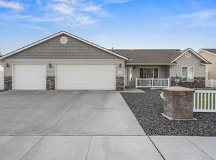 6208 Woodbine Dr, Pasco, WA 99301