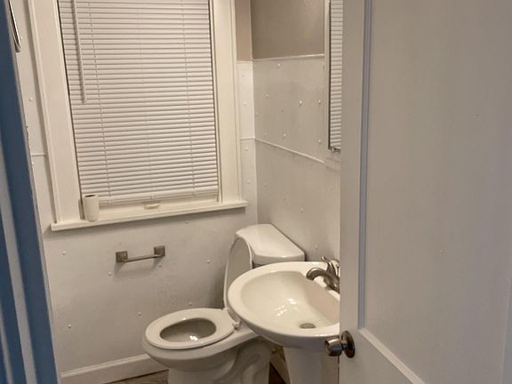 3rd image of 2305 N Elmwood Ave