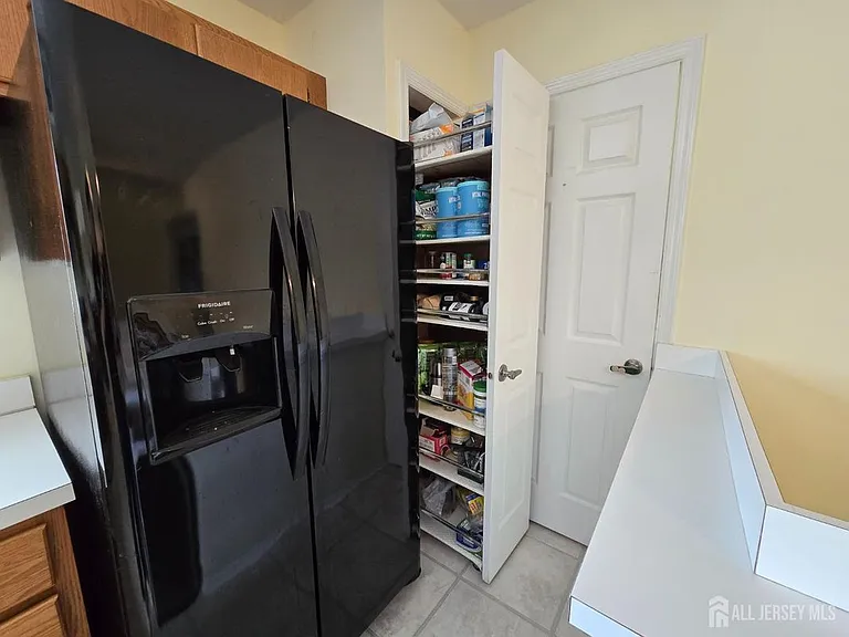 8 Glastonbury Dr — Photo 14