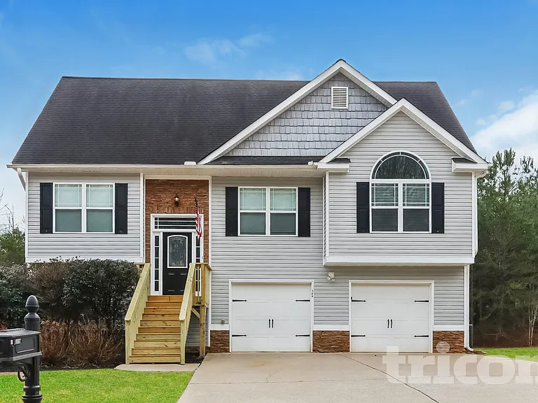 209 Arbor Dr — Photo 1