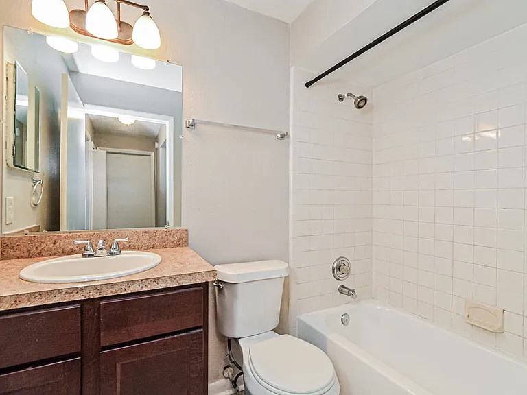 1096 Manigan Ave — Photo 15