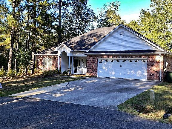 3rd image of 105 Oak Creek Dr