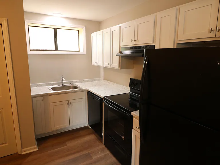 1 Circle St #5 — Photo 2