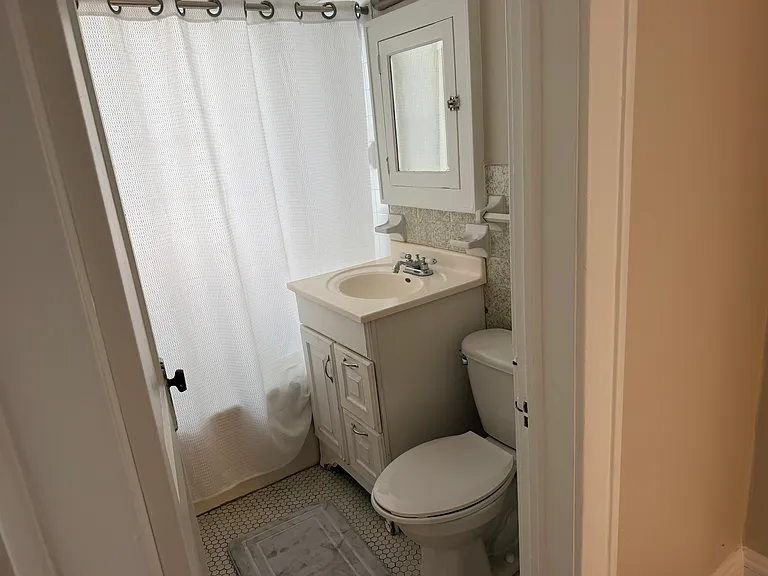 1264 Selby Ave #1 — Photo 11