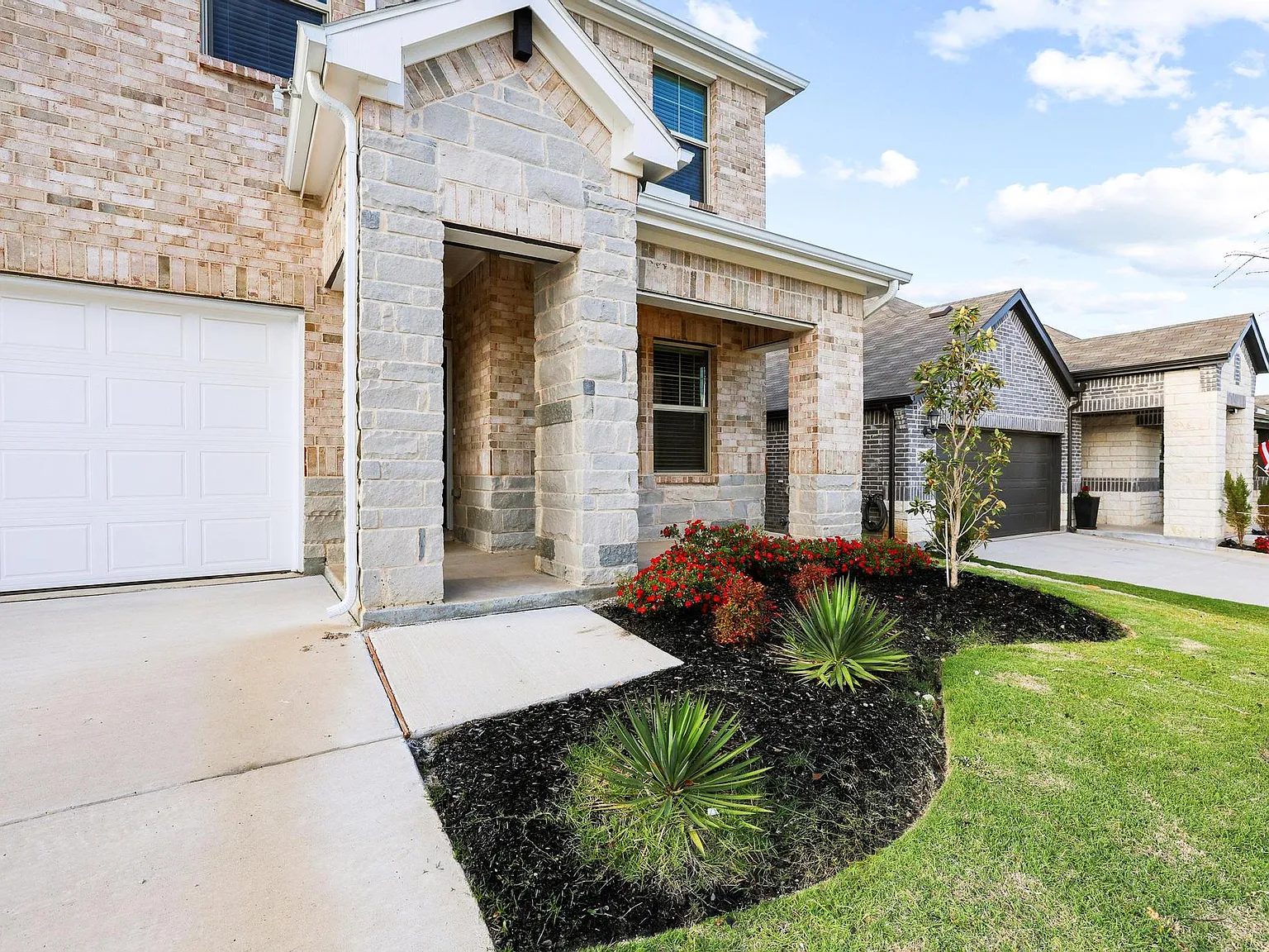 4 bed, 2394 sqft, $2,595 — Photo 3