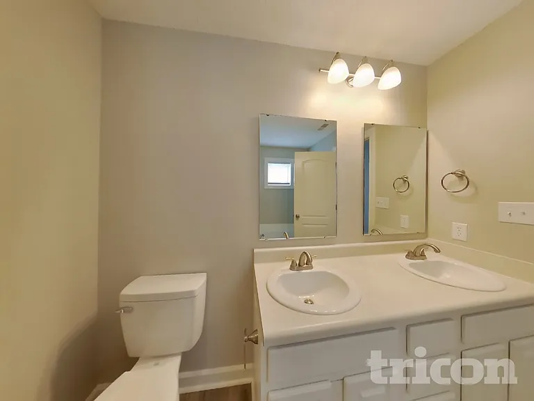 2990 Parkview Dr — Photo 7