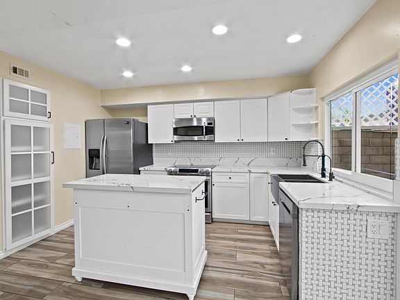 5th image of 4164 Elizabeth Ct