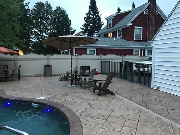 3rd image of 18 Ferris Ave