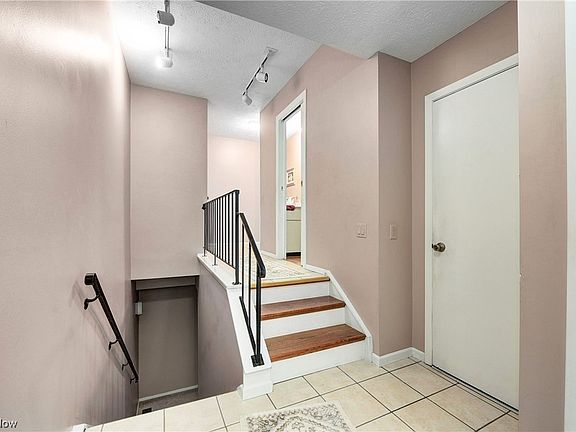 5th image of 18263 Glencreek Ln