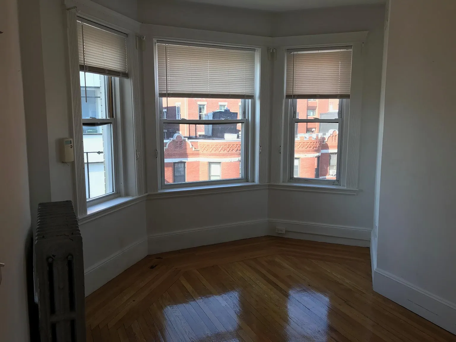26 Hemenway St — Photo 4