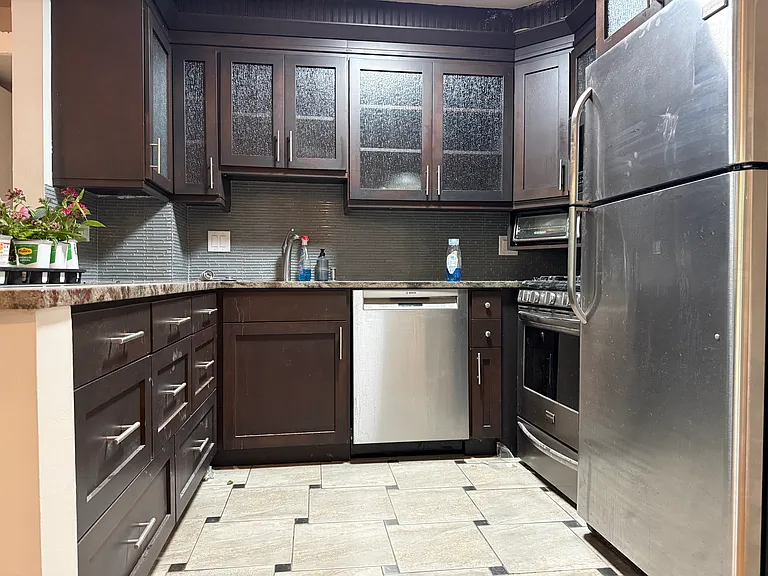closer photo of kitchen prep area