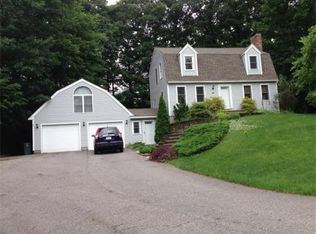 27 Rayburn Dr, Millbury, MA 01527