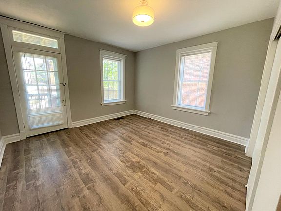 3rd image of 5025 Bancroft Ave #1F