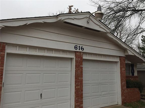 2nd image of 616 Woodland Way