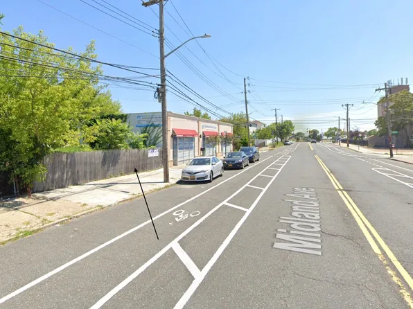 619 Midland Ave, Staten Island, NY 10306