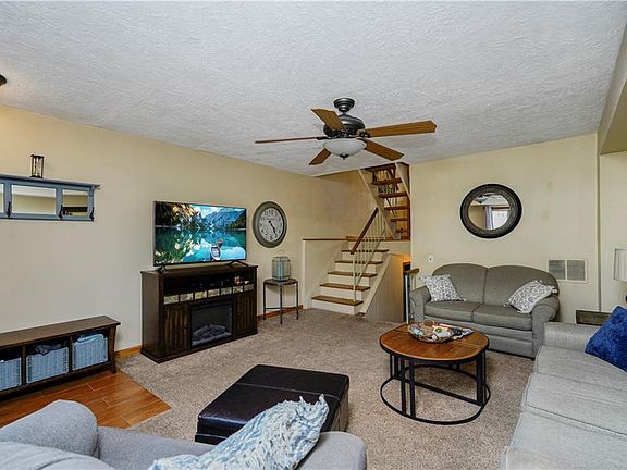 4th image of 300 Tanglewood Dr