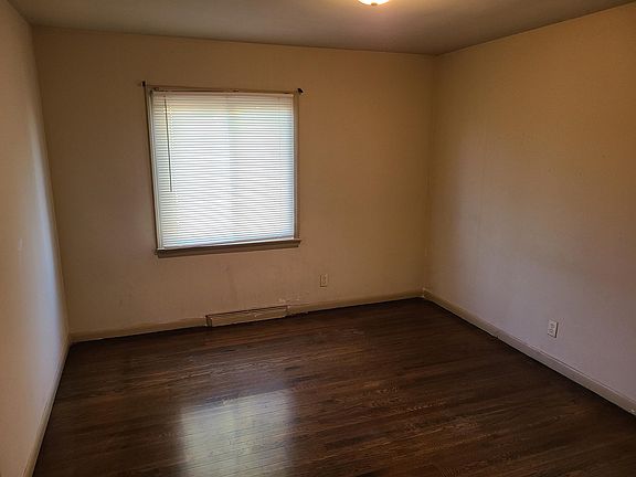 4th image of 4919 Carey St