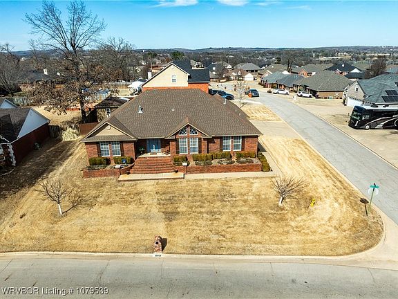 4th image of 1209 Breckenridge Dr