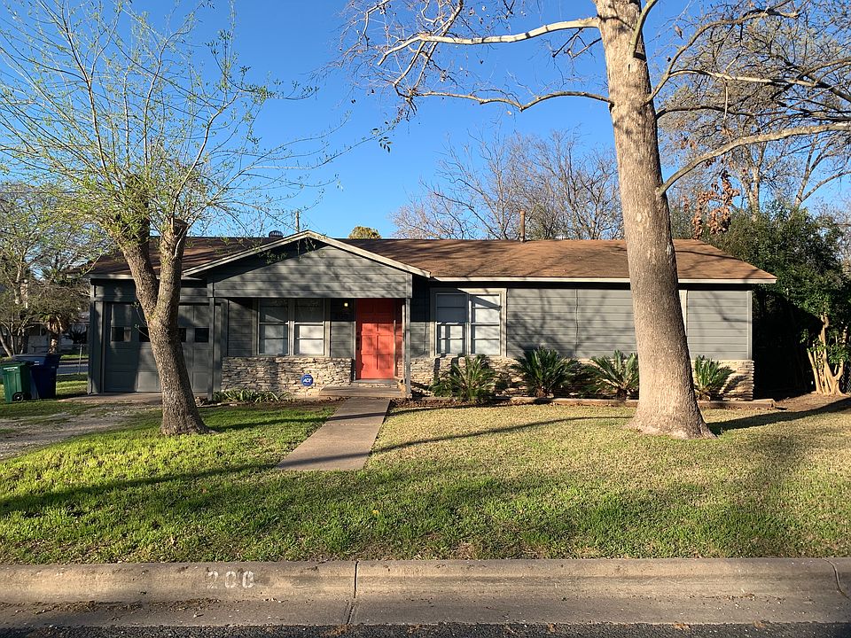 1st image of 200 E Walnut Dr