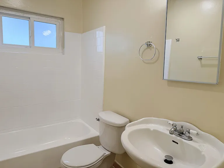 1130 N Verdugo Rd #5 — Photo 10