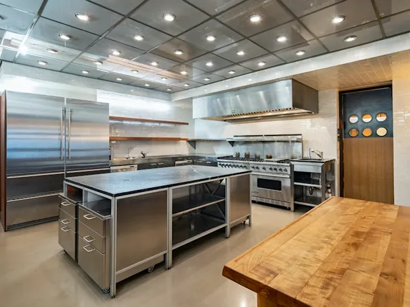 36 East 63rd Street image 9 of 38