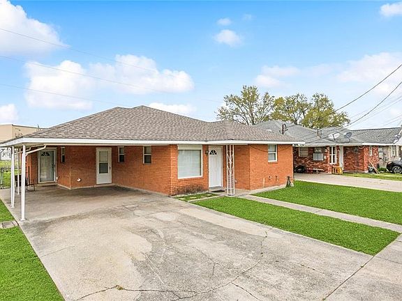 2nd image of 2918-20 Pakenham Dr