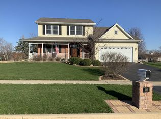 910 Nicole Pl, Sycamore, IL 60178