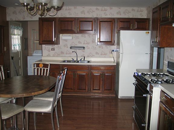 4th image of 7885 Sherwood Cir S