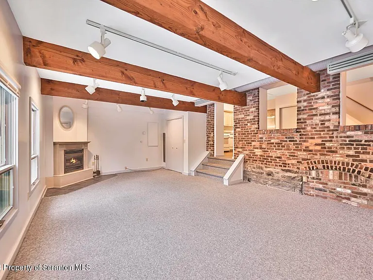 1409 Penn Ave #3 — Photo 21