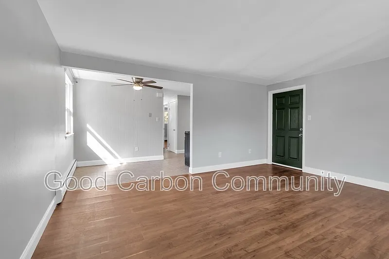 2 bed, 1.0 bath, $1,225 — Photo 2