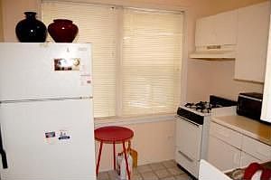 2nd image of 2641 W Gunnison St #2A