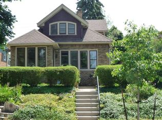 3022 N Cambridge Ave, Milwaukee, WI 53211