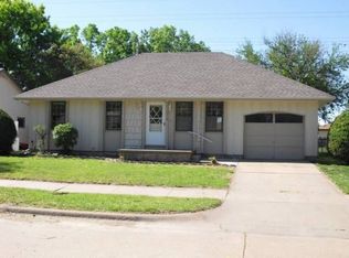 1316 Sarah Ln, Salina, KS 67401