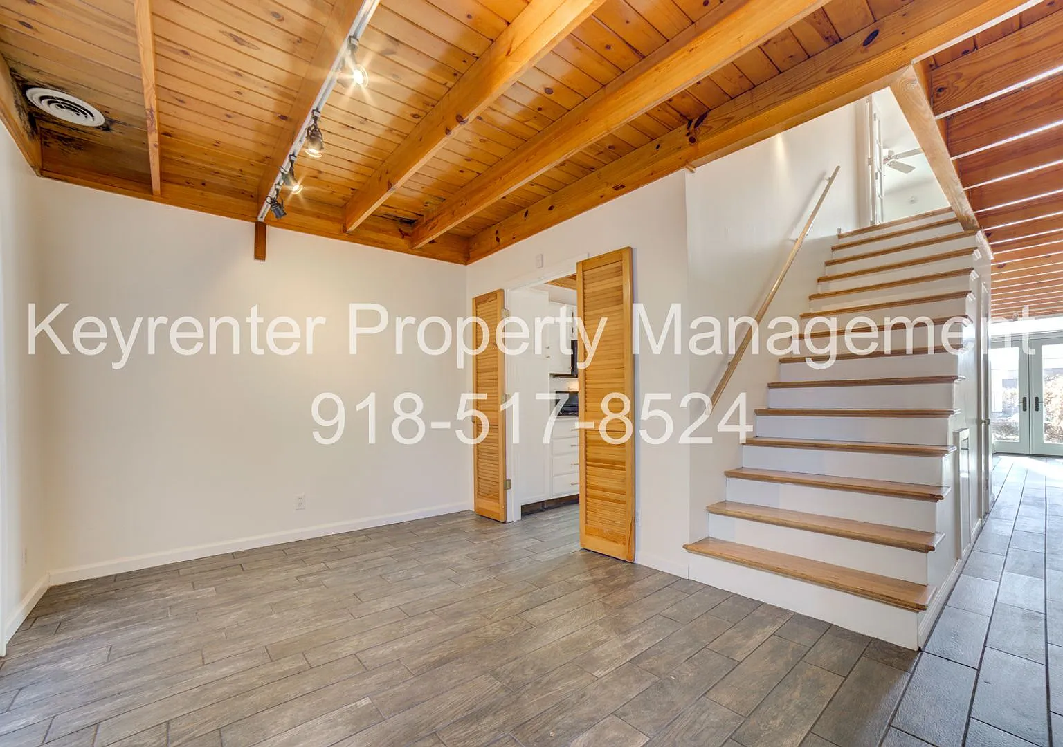 Section 8 Welcome - Newly Restored - 2 Bedroom - Hardwood Floors — Photo 4