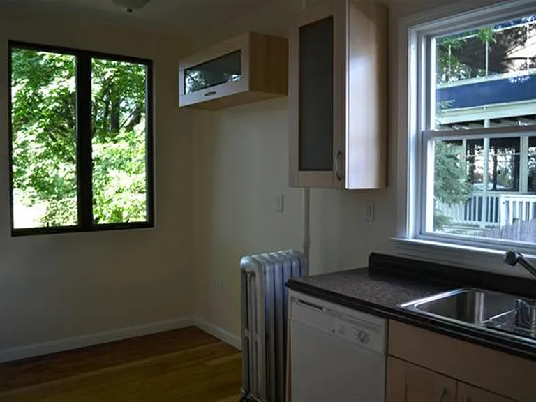126 Auburn St #2 — Photo 5