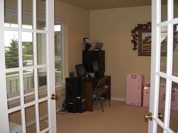 4th image of 166 Old West Trl