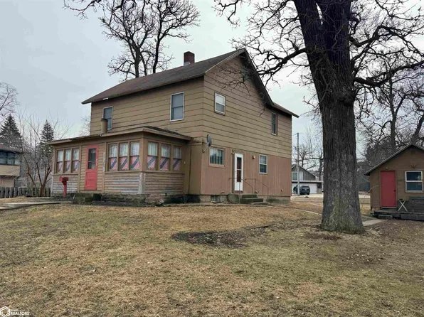 423 N Shore Dr, Clear Lake, IA 50428