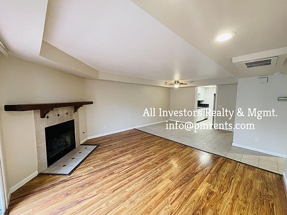 5th image of 4452 Mentone St Unit 1-205