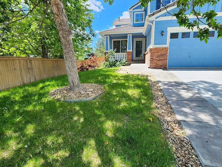 4736 Laurelglen Ln — Photo 2