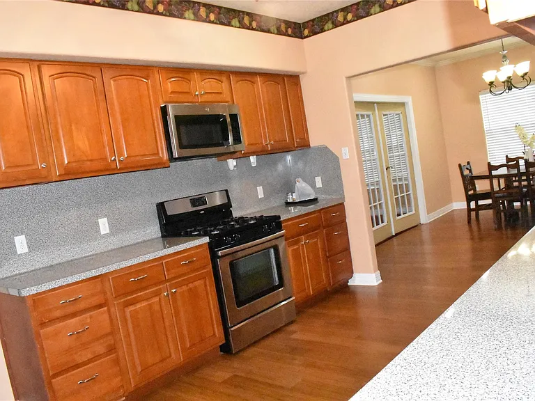 8535 Parkette Dr — Photo 14