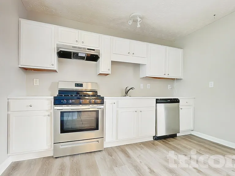 660 Tipperary Rd — Photo 4